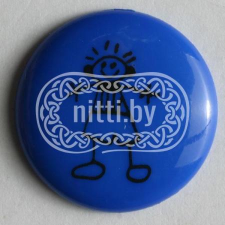Пуговица пластиковая синего цвета с рисунком Человечек на ножке Dill 15 мм