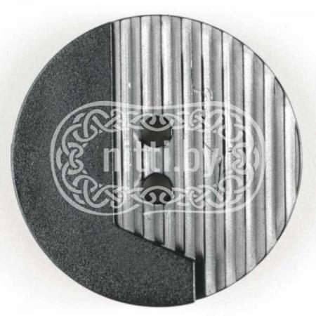 Пуговица пластиковая черного цвета с серыми полосками с двумя отверстиями Dill 18 мм