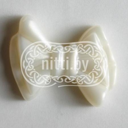 Пуговица пластиковая Бантик белого цвета на ножке Dill 15 мм 